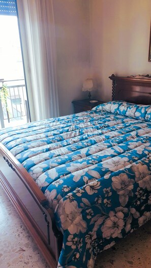 3 bedrooms, iron/ironing board, travel cot, free WiFi