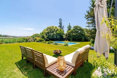 Gião house with private pool and large garden. We accept pets.