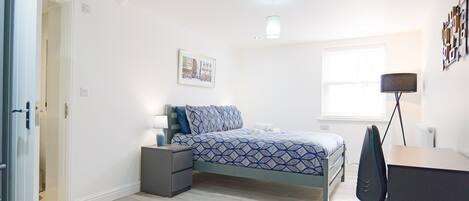 1 bedroom, desk, iron/ironing board, WiFi