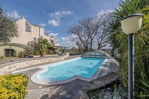 Villa Caterina, beautiful villa with private pool a stone's throw from Rome