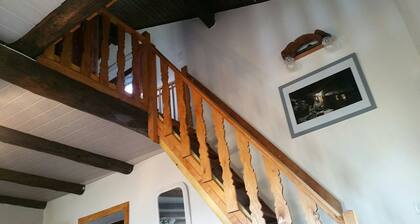 CHALET DE MONTAGNE AT 1170 m HAMEAU DE LA COMMUNE DE ORELLE. SUMMER WINTER