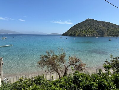 Sea Front Maisonette (beachfront)