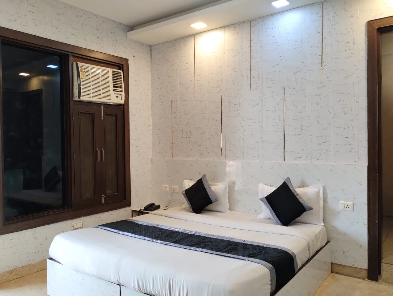 In-room safe, desk, laptop workspace, blackout curtains