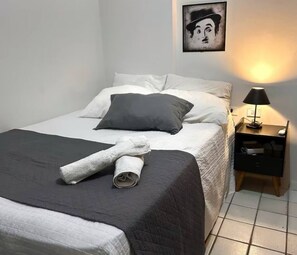 2 quartos, ferros/tábuas de passar roupa, Wi-Fi, roupa de cama