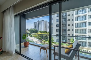 المنشأة م ن الداخل