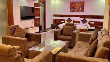 Executive Room | Desk, free WiFi