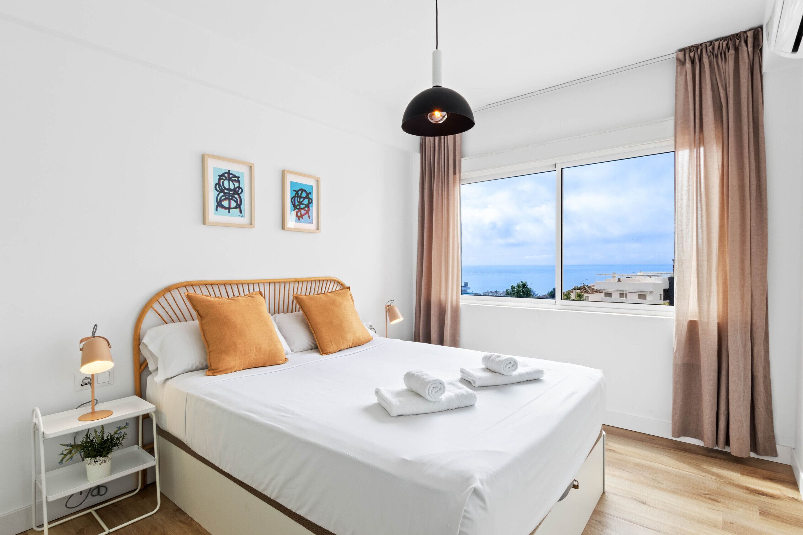 1 slaapkamer, een strijkplank/strijkijzer, reisbedje, gratis wifi