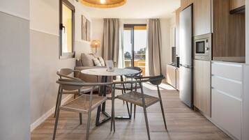 Apartment, 1 Bedroom, Terrace, Sea View | Living area
