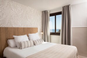Premium Apartment, 1 Bedroom, Terrace, Sea View | In-room safe, iron/ironing board, free WiFi, bed sheets - Feelathome Vil-la Romana (Tossa de Mar)