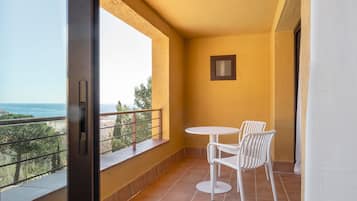 Apartemen, 1 kamar tidur, teras, pemandangan laut | Teras/patio