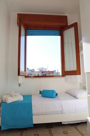 3 bedrooms, bed sheets