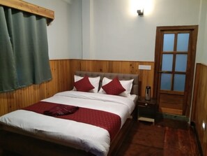 Deluxe Double or Twin Room - Pagoda Heritage (Darjeeling)