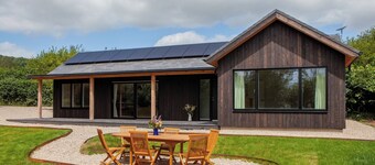 2-bed Eco Friendly Home - Sleeps 4 - Parking