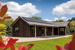 House | Exterior - 2-bed Eco Friendly Home - Sleeps 4 - Parking (Newton Abbot)