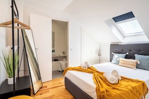 2 chambres, fer et planche à repasser, Wi-Fi, draps fournis