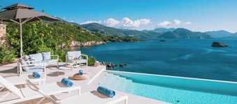 Villa Oikos with Private Pool and Private Sea Access