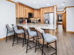 Fridge, microwave, oven, stovetop - New Listing! Avon Stay | Gondola Access | Nottingham Lake & River Trail (Avon)