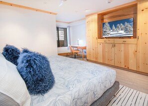 1 室のベッドルーム、デスク、WiFi (無料)、ベッドシーツ