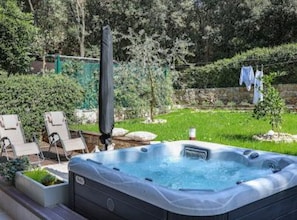 Appartement (Two Bedroom Apartment) | Piscine extérieure