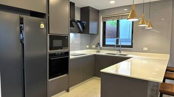 Fridge, microwave, oven, stovetop