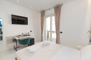 Deluxe Room, Balcony, Sea View | In-room safe, desk, free WiFi - Maiori Suites (Maiori)