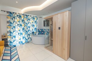 Luxury Studio Suite, Balcony, Sea View | In-room safe, desk, free WiFi