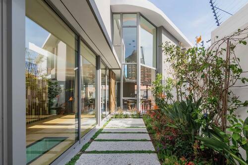 House | 5 bedrooms, desk, Internet
