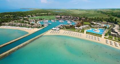 Elani Private Retreat - Villa Anna Garden Escape