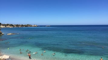 Villa | 3 bedrooms, desk, Internet