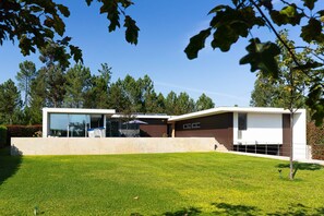 Property grounds - Exclusive Villa & SPA (Vila Verde)