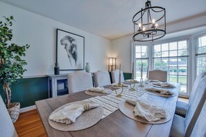 Dining - Hargrove House - Large home with fenced in backyard and close to campus! (Tuscaloosa)