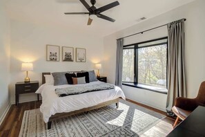 3 bedrooms, iron/ironing board, travel crib, WiFi