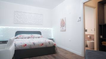 1 bedroom, desk, travel crib, free WiFi