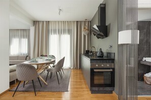 Apartament, 3 dormitoris | Habitacions insonoritzades, planxa i posts de planxar i wifi gratuïta 