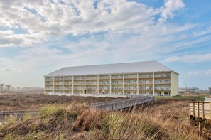 Exterior - Amazing views! Embrace coastal charm in this inviting 2-bedroom condo. Community (Port Aransas)