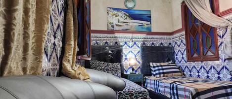 4 chambres, fer et planche à repasser, Wi-Fi, draps fournis