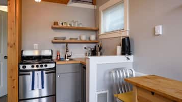 Microwave, oven, stovetop, coffee/tea maker