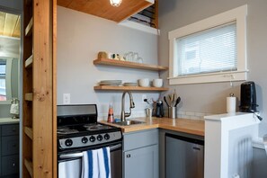 Microwave, oven, stovetop, coffee/tea maker