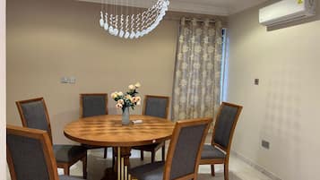House, 3 Bedrooms, Accessible, Smoking | Dining room