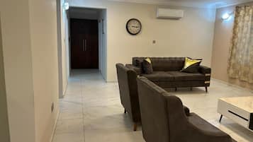 House, 3 Bedrooms, Smoking, Terrace | Living room