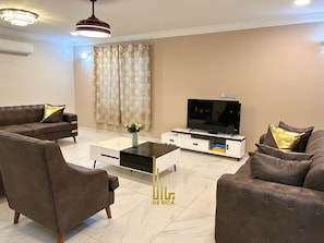 House, 3 Bedrooms, Smoking, Terrace | Living room - 3 Bedroom En-suite House in Communication Hills, East Legon Hills, Accra (Santeo)