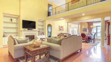 House (4 Bedrooms) | Interior
