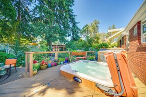 House (3 Bedrooms) | Interior - 6 Mi to Dtwn Seattle: Walkable Home w/ Hot Tub (Seattle)