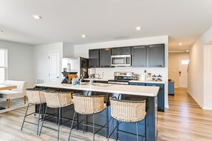 House (3 Bedrooms) | Interior