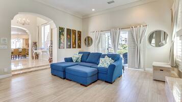 House (3 Bedrooms) | Interior