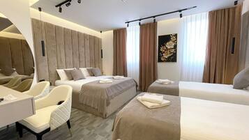 In-room safe, free WiFi