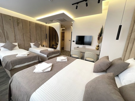 In-room safe, free WiFi. Hotel NPL CODE