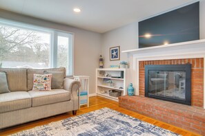 House (2 Bedrooms) | Interior - < 1 Mi to Craigville Beach: Home w/ Patio & BBQ (Centerville)