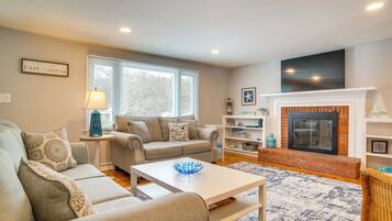 House (2 Bedrooms) | Interior