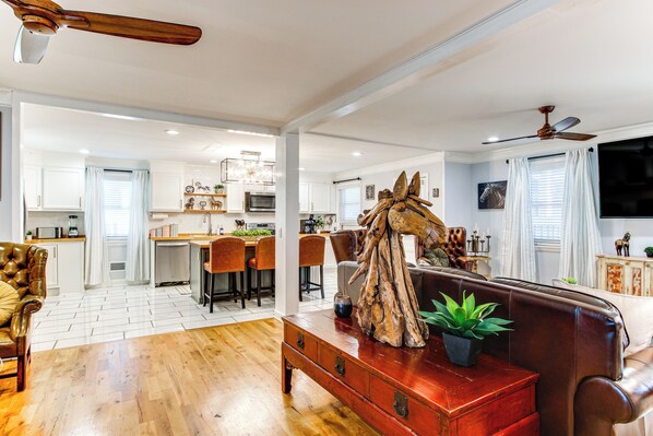 House (3 Bedrooms) | Interior